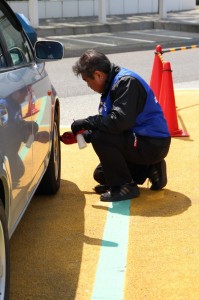 海老名サービスエリアでのタイヤ点検を実施（横浜ゴム）